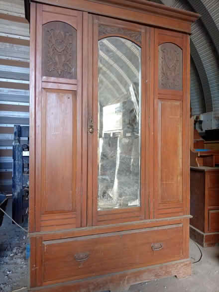 Photo of free wardrobe with mirror (Danehill) #1