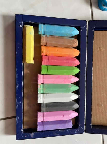 Photo of free Assorted - fidget spinner, chalks (Toronto(Midland /Finch)) #4