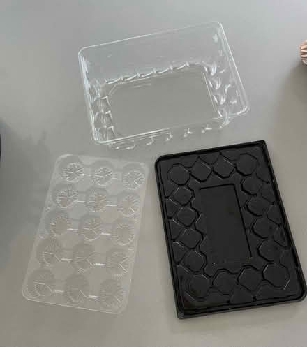 Photo of free Cupcake Carrier tray (Gtown + Clopper & Richter Farm) #2