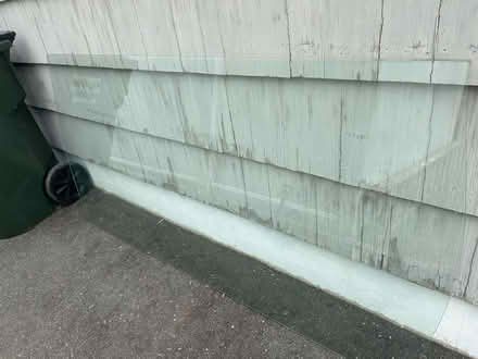 Photo of free Glass table top (31 vernon st sewaren) #1