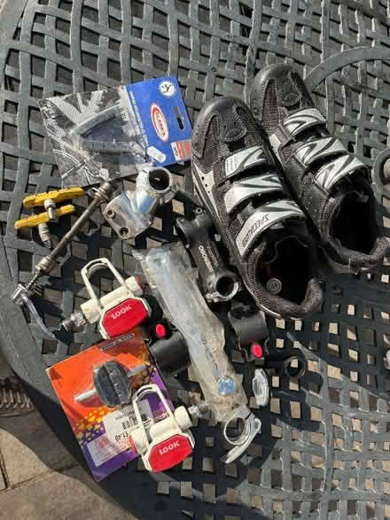 Photo of free Cycling bits and Specialised size 44 shoes (Monkland HR6) #1