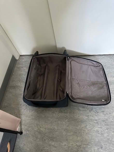 Photo of free Samsonite luggage bag (Cutteslowe OX2) #3
