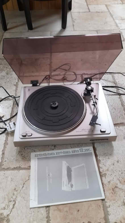 Photo of free Marantz Model 6025 Turntable (not working) (Bilton CV22) #1