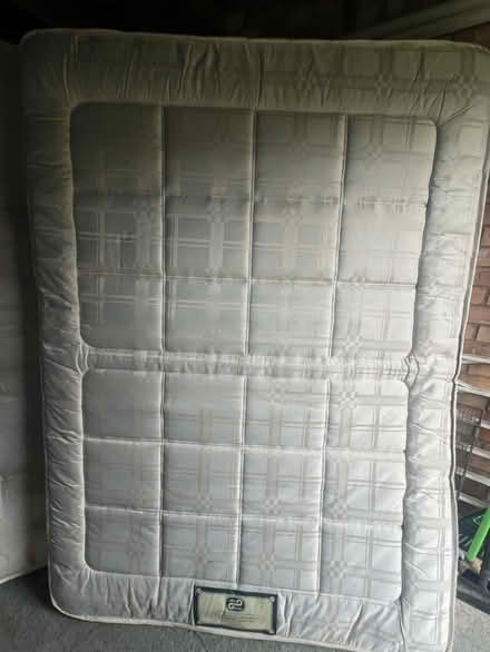 Photo of free Double mattress (Isleworth TW7) #1