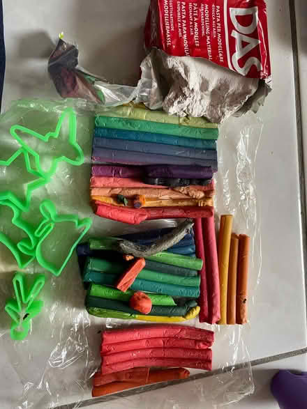 Photo of free Assorted - fidget spinner, chalks (Toronto(Midland /Finch)) #1