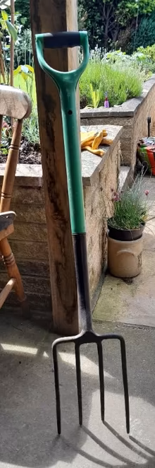 Photo of free garden fork : bent prongs (Elworth CW11) #1
