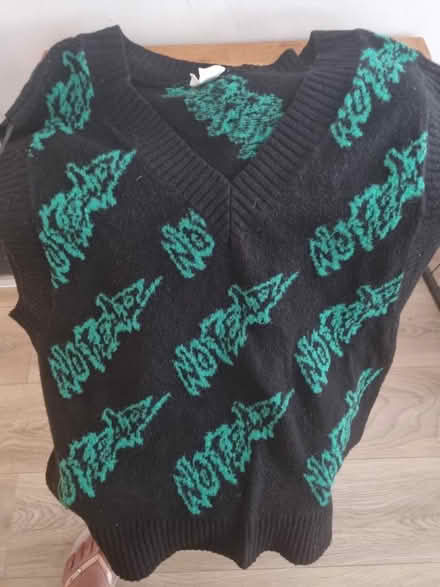 Photo of free Non sleave jumper (SE15) #1