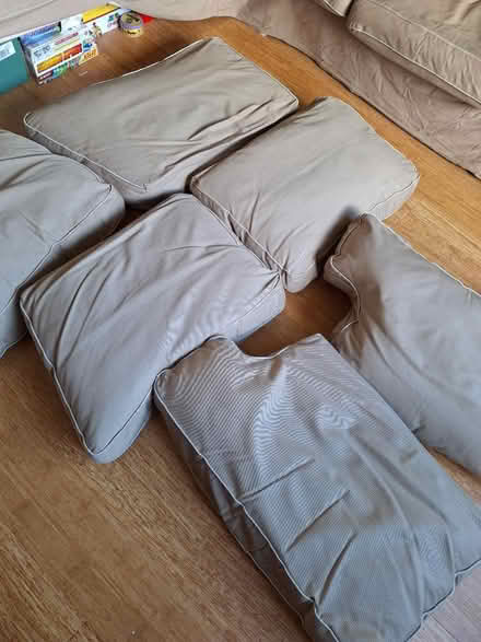 Photo of free Sofa cushions (CR5 old coulsdon) #2