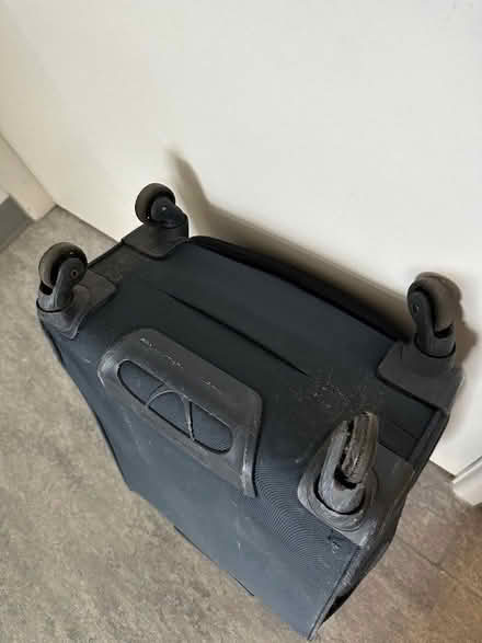 Photo of free Samsonite luggage bag (Cutteslowe OX2) #4