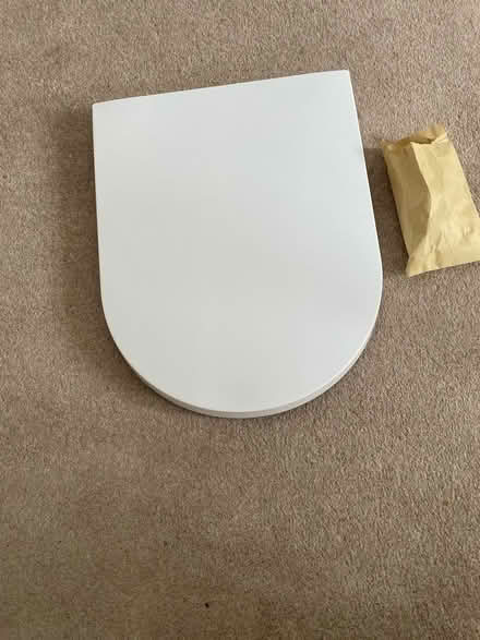 Photo of free BRAND NEW soft close toilet seat (Redditch B98.) #1