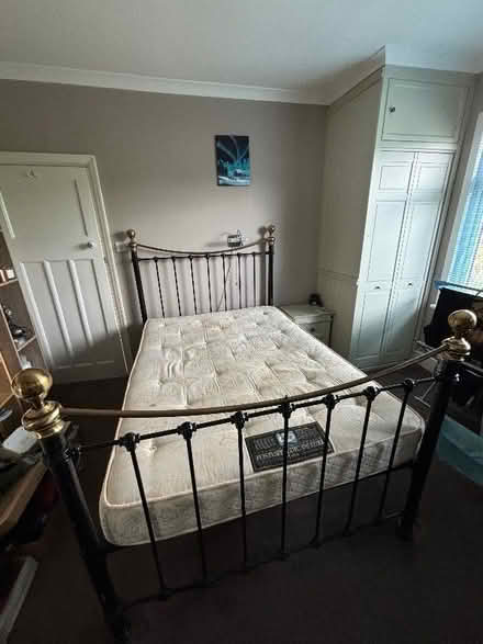 Photo of free Metal double bed frame - with or without matress (Catford South SE12) #4