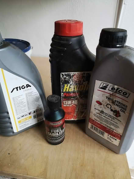 Photo of free Engine oil (Gidea Park, RM2) #1