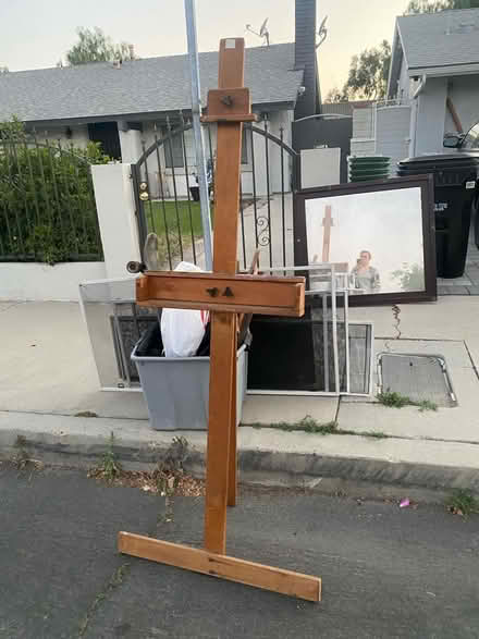 Photo of free Wooden easle (Sun Valley / North Hollywood) #1