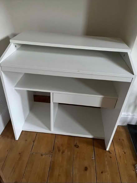 Photo of free White desk (Bradford on Avon BA15) #1