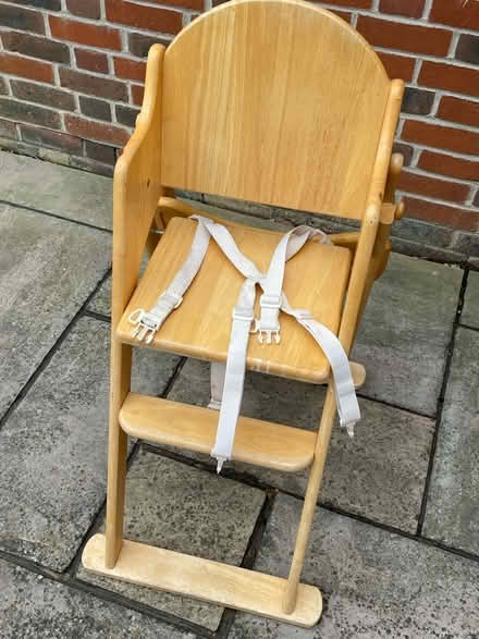 Photo of free Wooden high chair (Winterbourne Monkton SN4) #2