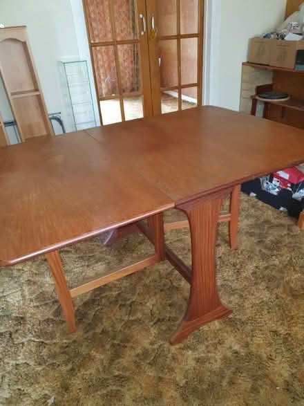 Photo of free Table and 5 chairs (Sherwood TN2) #2