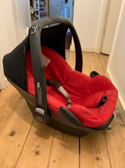 Photo of free Baby car seat Maxi Cosi Pebble (Camberwell SE5) #2