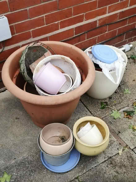 Photo of free Plant Pots (Redvales BL9) #1