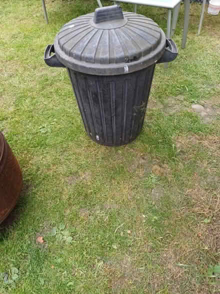 Photo of free Dustbin. (Alcester Lanes End B13)