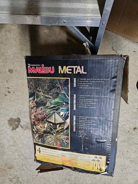 Photo of free Malibu Metal Pyramid Walklights (Britannia & Winston Churchill) #1