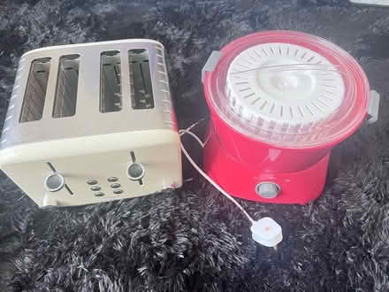 Photo of free Potato peeler and bread toaster (Cheltenham GL51) #1