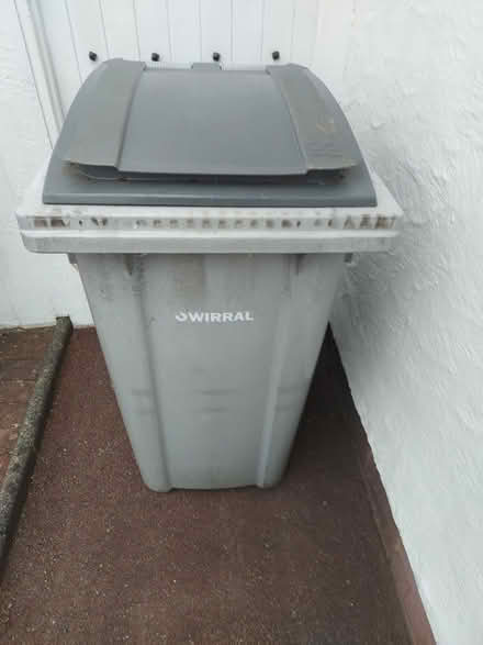 Photo of free Recycle bin (Heswall wirrsl) #1