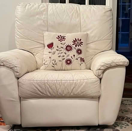 Photo of free Recliner - Leather / white (Surbiton KT6) #1