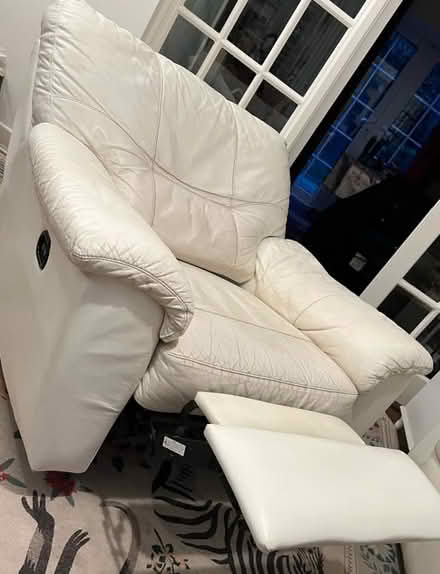 Photo of free Recliner - Leather / white (Surbiton KT6) #2