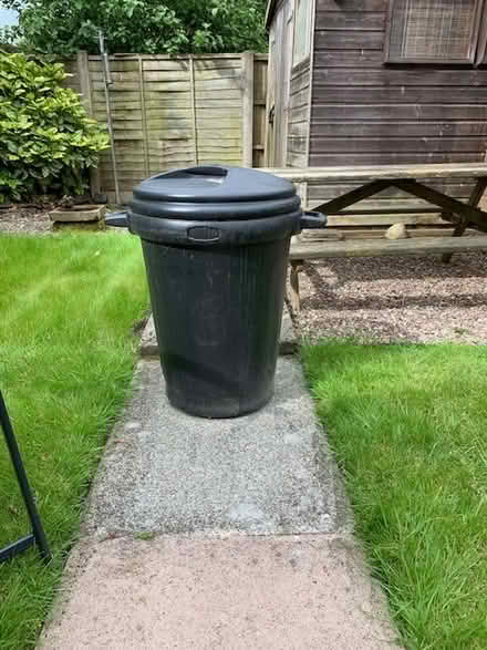 Photo of free Dustbin with lid (Cheadle Hulme SK8) #1