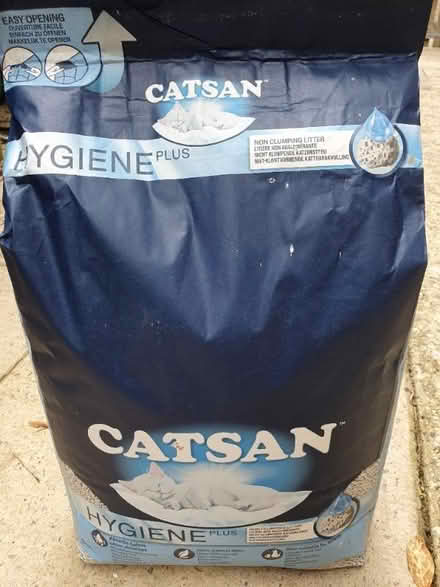 Photo of free Cat litter (Pangbourne RG8) #2