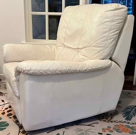 Photo of free Recliner - Leather / white (Surbiton KT6) #3