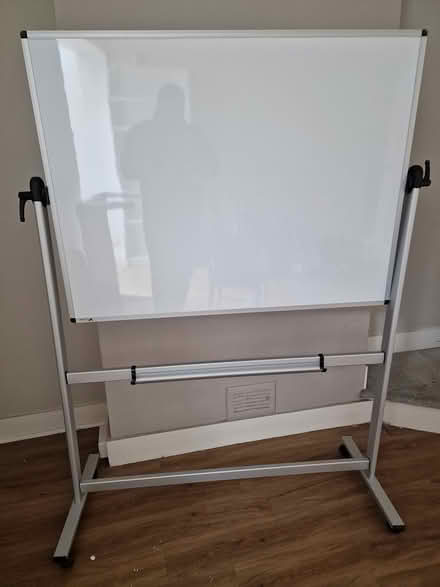Photo of free Whiteboard (SM4) #1