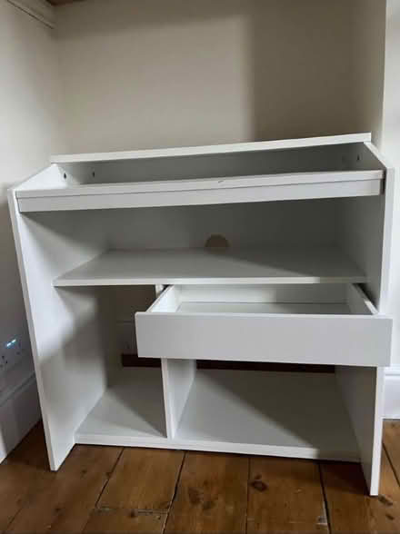 Photo of free White desk (Bradford on Avon BA15) #2