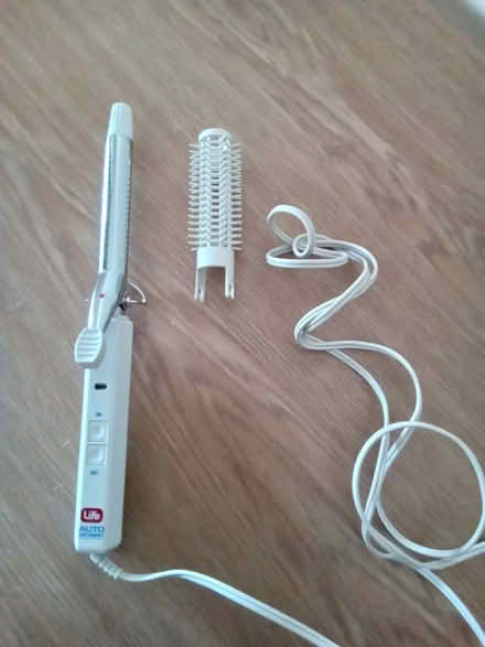Photo of free Curling iron (Old Ottawa South) #2