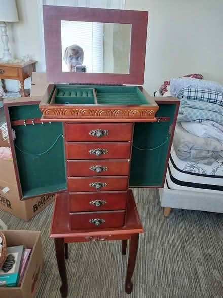 Photo of free Jewelry chest (Maple Crest in Bluffton) #2