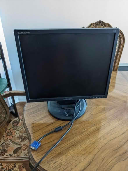 Photo of free Computer monitor (Jersey City (Paulus Hook)) #1