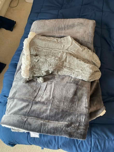 Photo of free Cosy fleece blanket and booties (Tunbridge Wells) #1