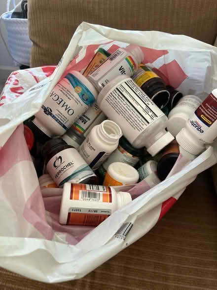 Photo of free empty pill bottles (south evanston) #1