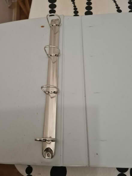Photo of free 4-ring binders (Streatham SW16) #1