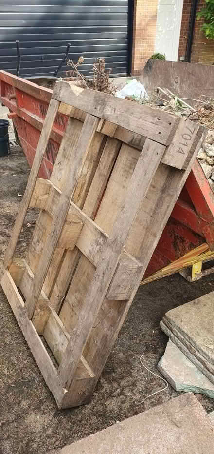 Photo of free Pallet (Sevenoaks TN13) #1