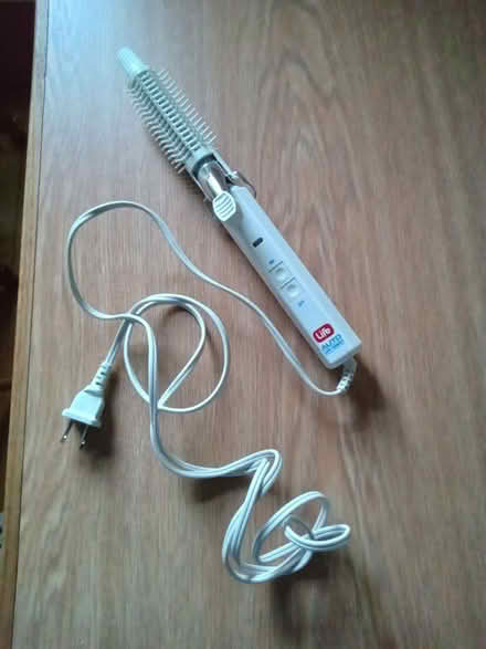 Photo of free Curling iron (Old Ottawa South) #1