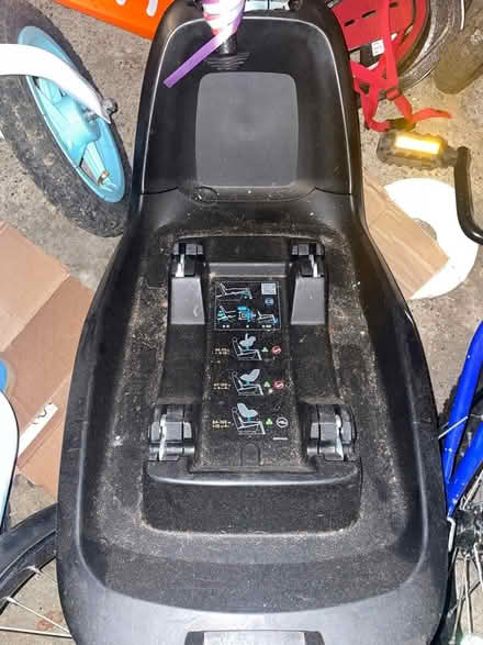 Photo of free Maxi Cosi 2 way family fix base (SG6) #1