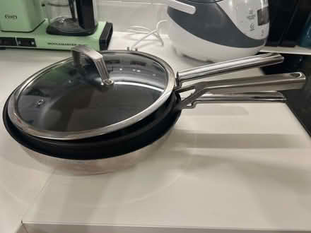 Photo of free 3 non stick saucepans (SE17) #4