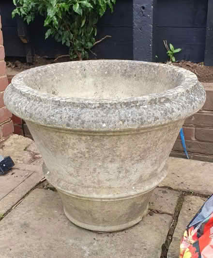 Photo of free 2 x large concrete pots (Sevenoaks TN13) #1
