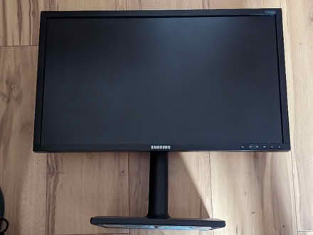 Photo of free Samsung 23" 1080p computer monitor S23C650D (Wokingham RG41) #1