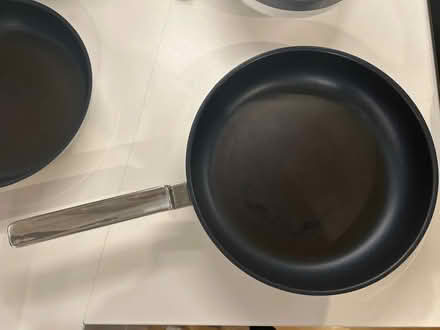 Photo of free 3 non stick saucepans (SE17) #2