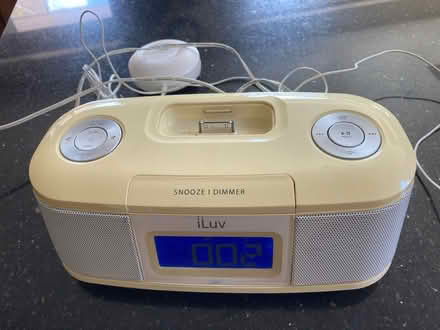 Photo of free Alarm clock radio (RG8 Pangbourne) #1