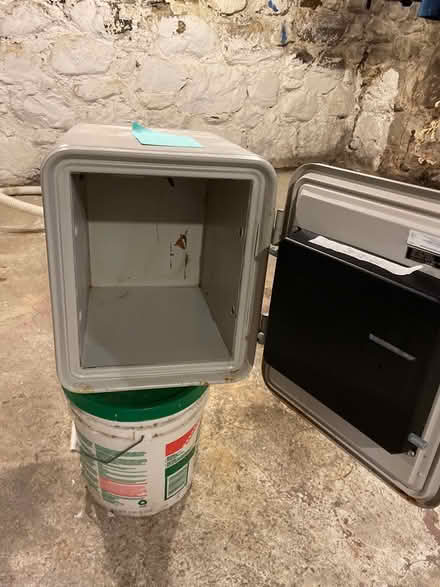 Photo of free Sentry 2205 safe (Baldwin Place, NY) #2