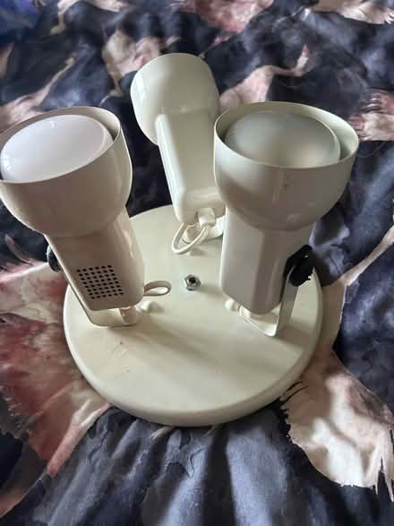 Photo of free 3 point spot light (CA28 east) #1