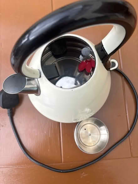 Photo of free Working kettle (Southfields SW18) #2